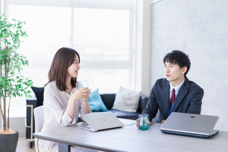 【年代別】IT企業転職成功術|20代・30代・40代の戦略と注意点