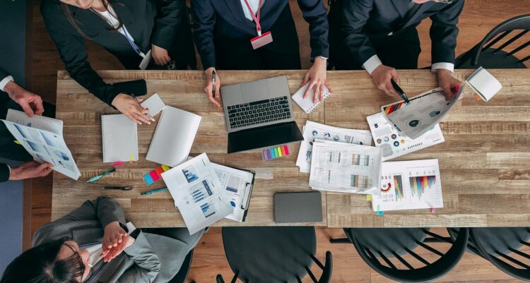 エンジニア転職理由例文集7選|面接対策完全ガイド